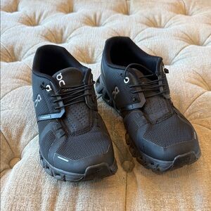 On Running Women’s 8.5 Black Mesh Athletic Shoes